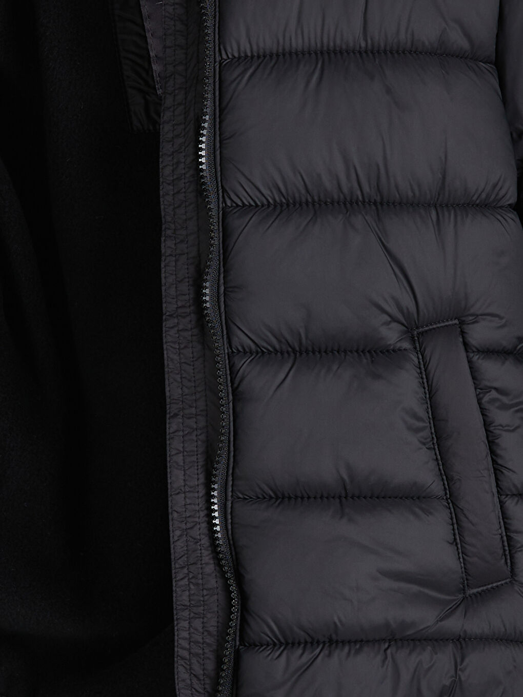 Siyah Kapüşonlu Kız Çocuk Şişme Mont-1