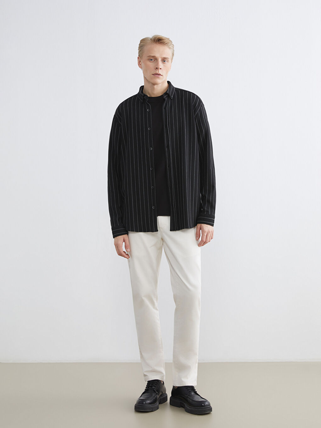 Siyah Regular Fit Uzun Kollu Çizgili Erkek Gömlek-1