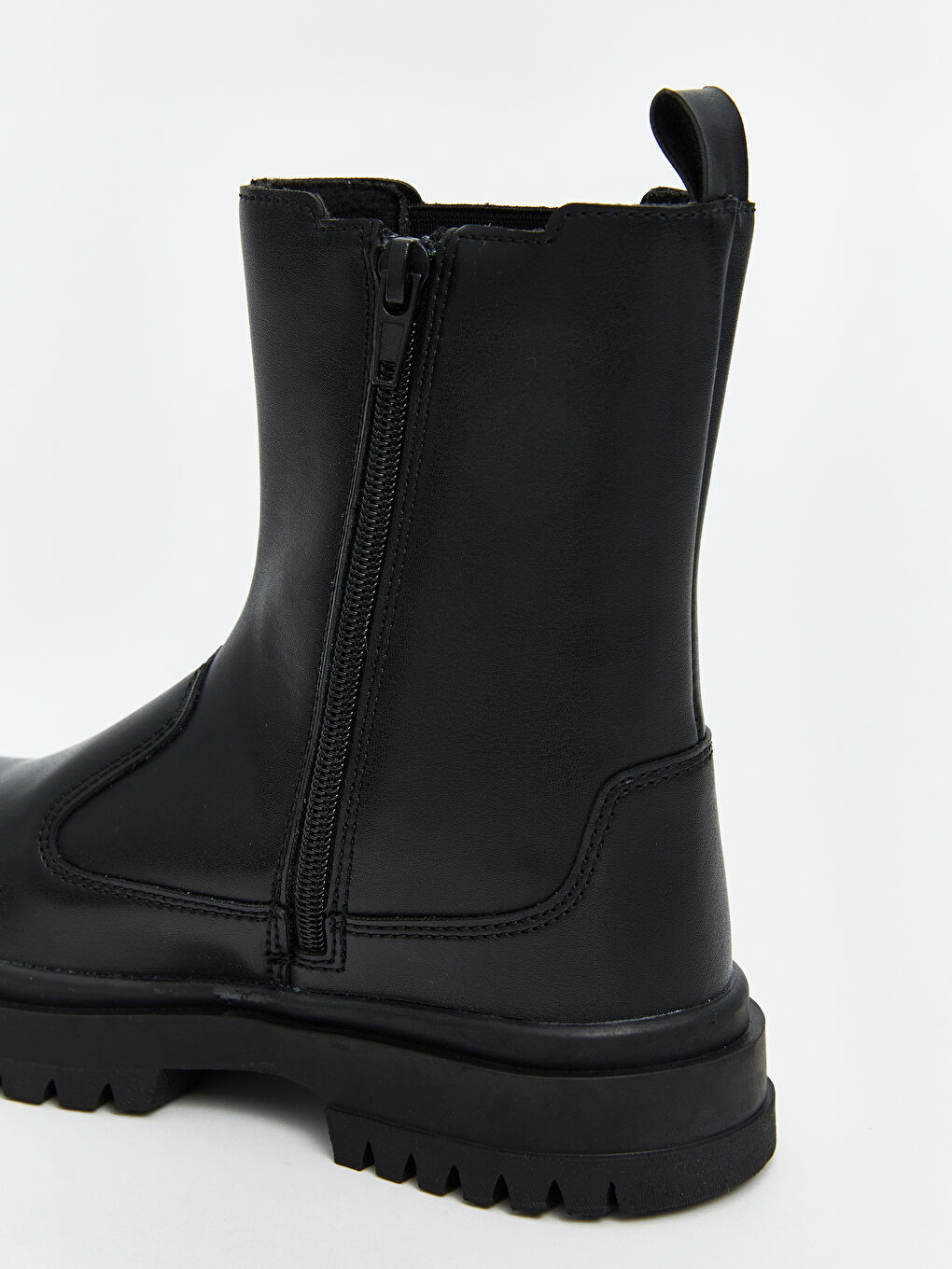 Siyah Deri Görünümlü Kız Çocuk Bot-5