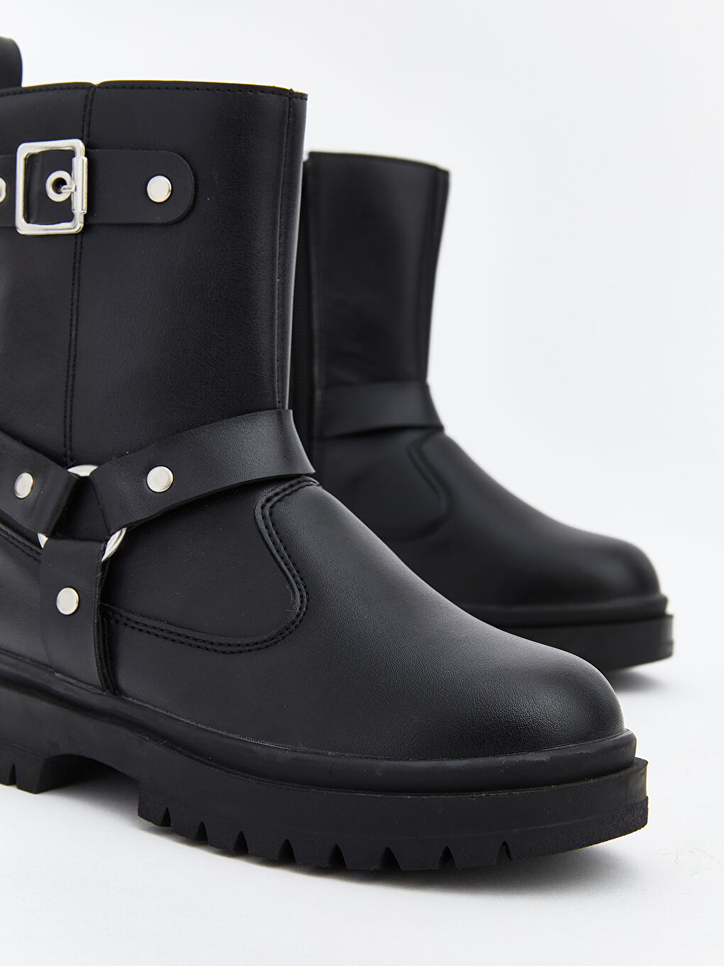 Siyah Deri Görünümlü Kız Çocuk Bot-2