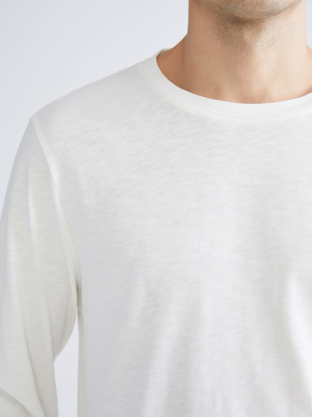 Beyaz Bisiklet Yaka Uzun Kollu Erkek Tişört-2