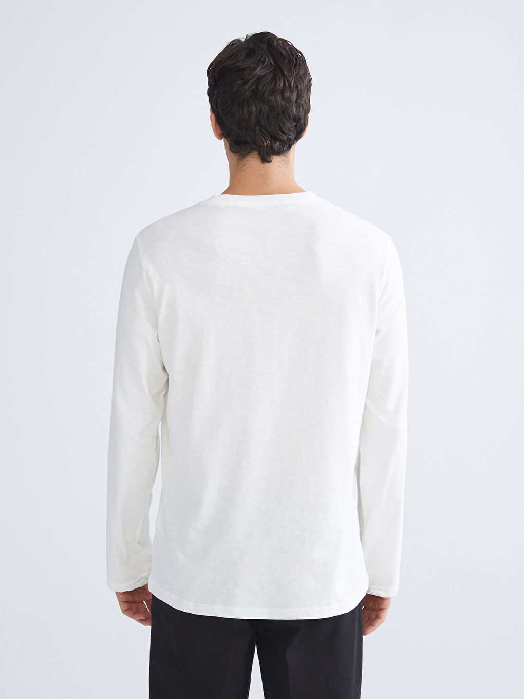 Beyaz Bisiklet Yaka Uzun Kollu Erkek Tişört-3