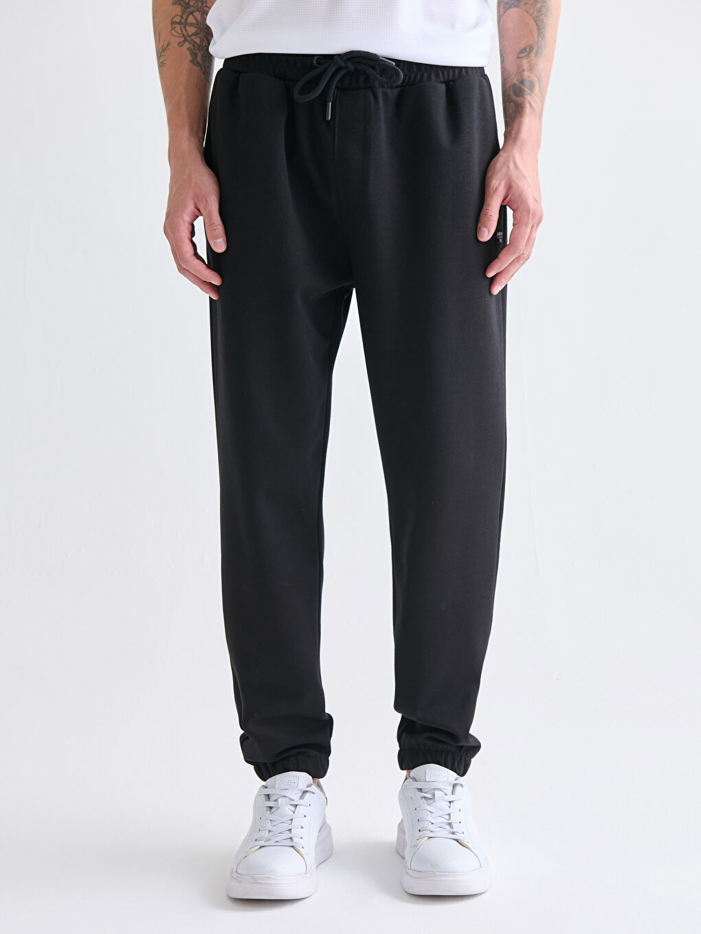 Siyah Standart Kalıp Erkek Jogger Eşofman Altı-1