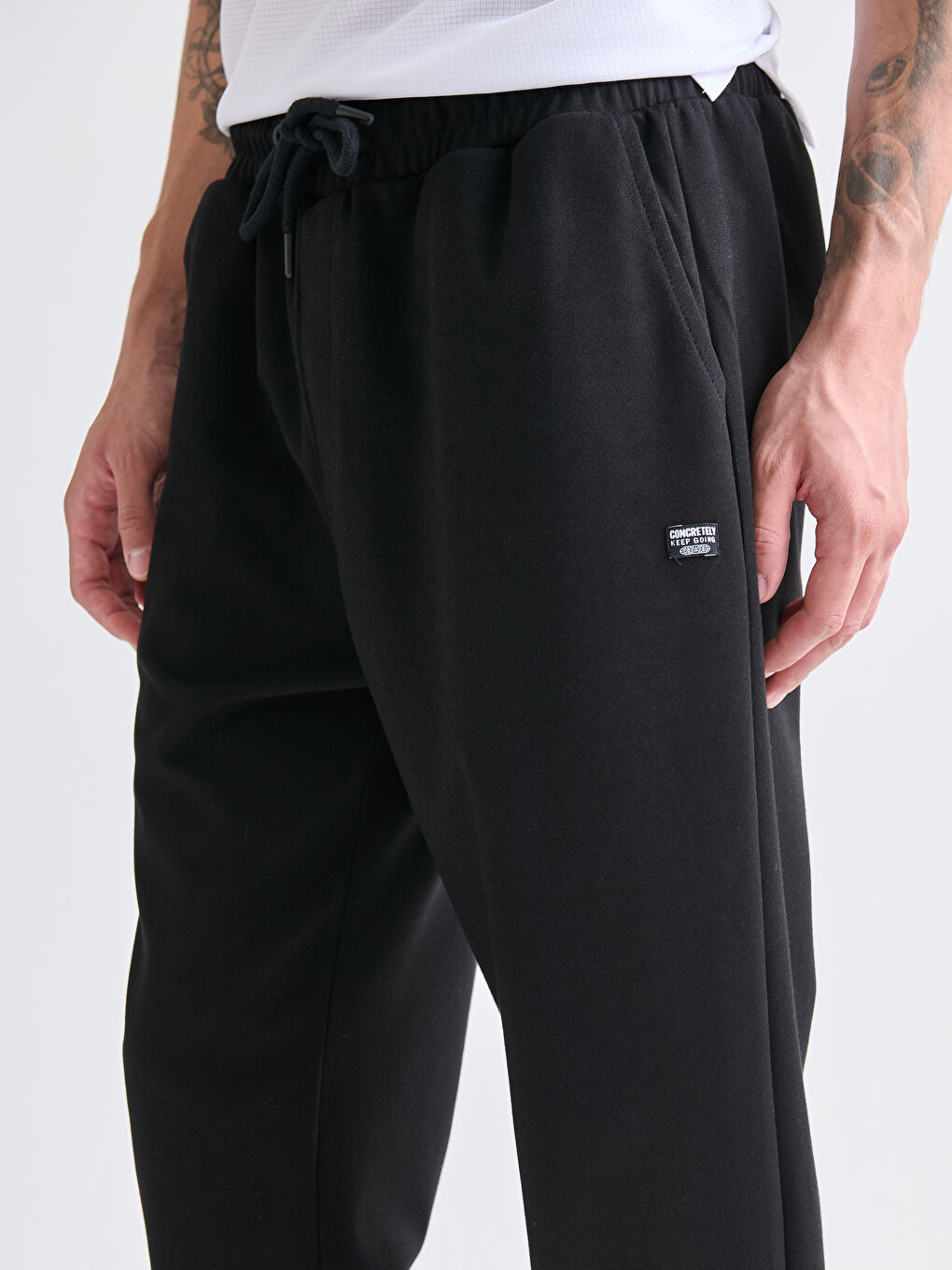 Siyah Standart Kalıp Erkek Jogger Eşofman Altı-2