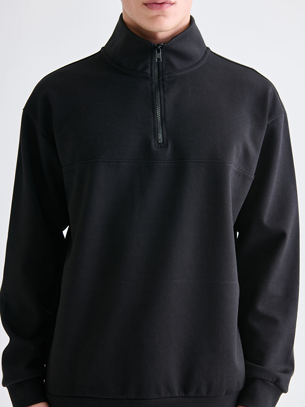 Siyah Fermuarlı Dik Yaka Erkek Sweatshirt-2