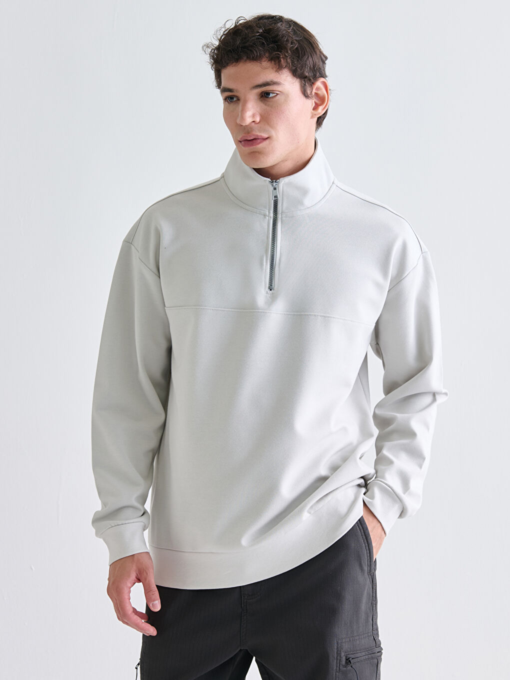 Gri Fermuarlı Dik Yaka Erkek Sweatshirt
