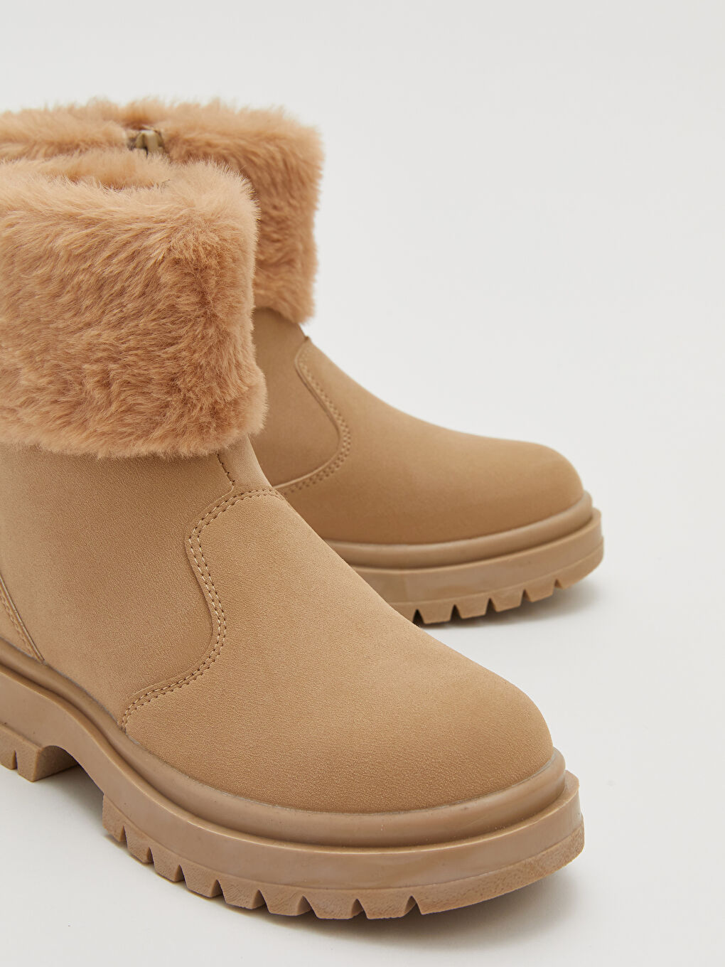 Bej Süet Görünümlü Kız Çocuk Bot-2