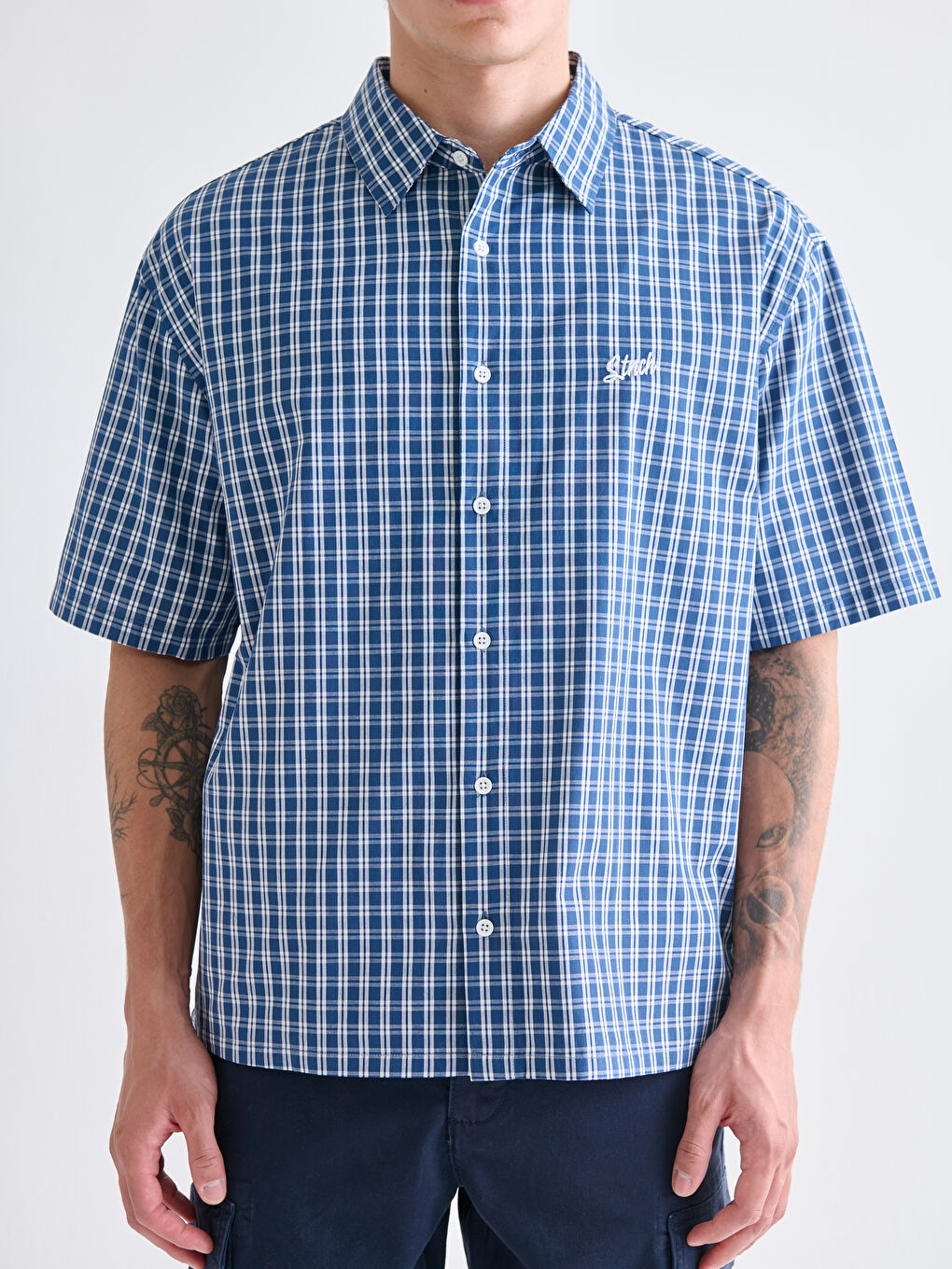 Relaxed Fit Short Sleeve Plaid Men's Shirt-2