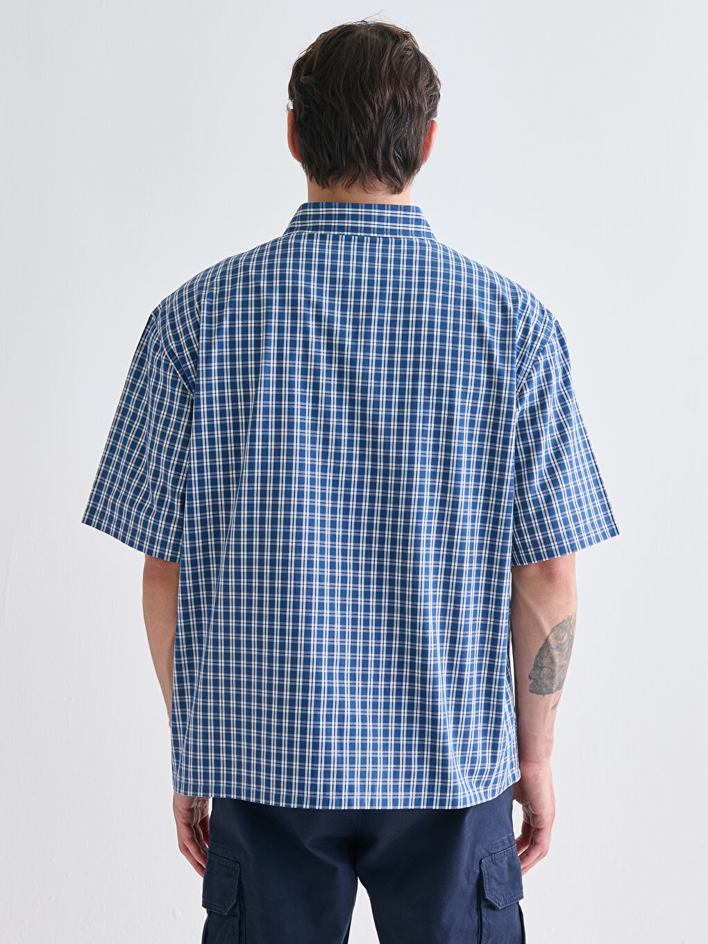 Relaxed Fit Short Sleeve Plaid Men's Shirt-3