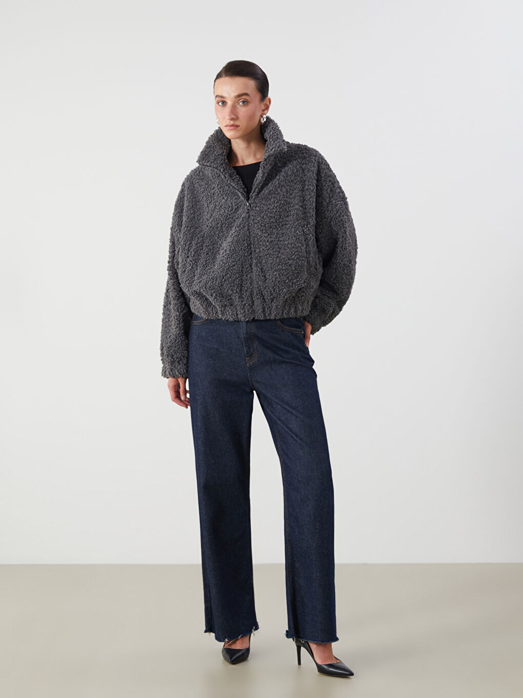 Gri Gömlek Yaka Kadın Pelüş Mont-1