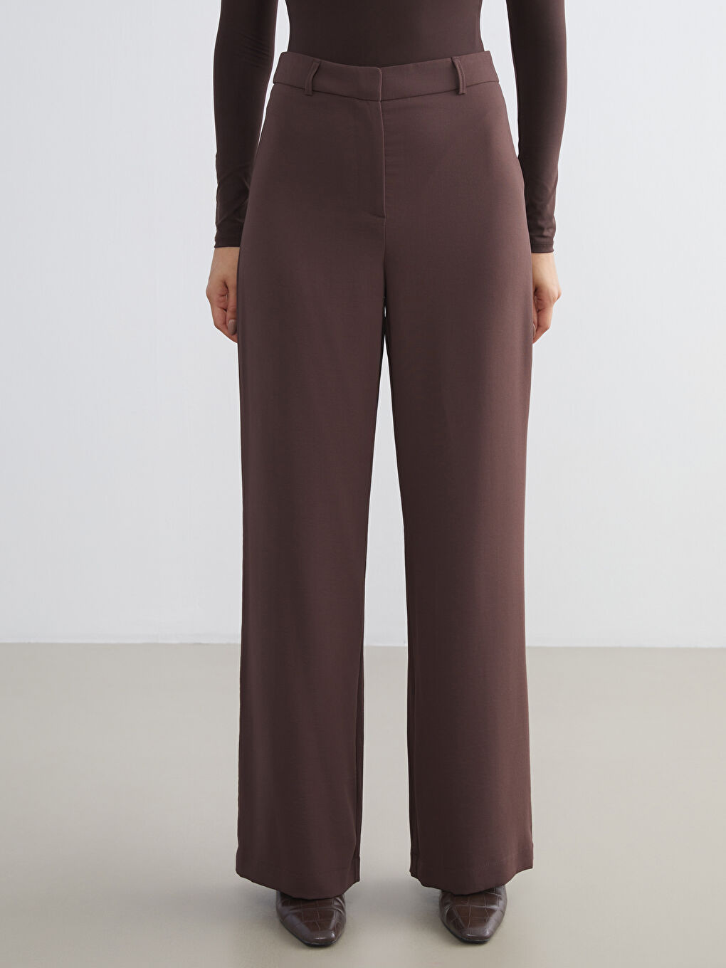 Kahverengi Geniş Paça Pileli Kadın Pantolon-2
