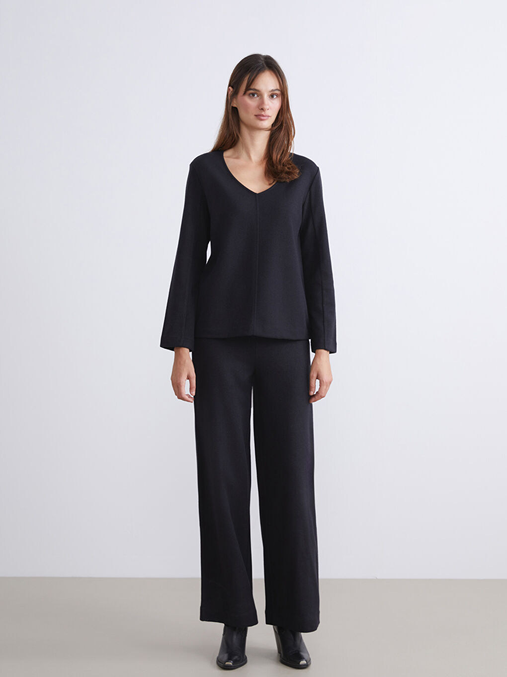 Woman BLACK Sweatshirt-1