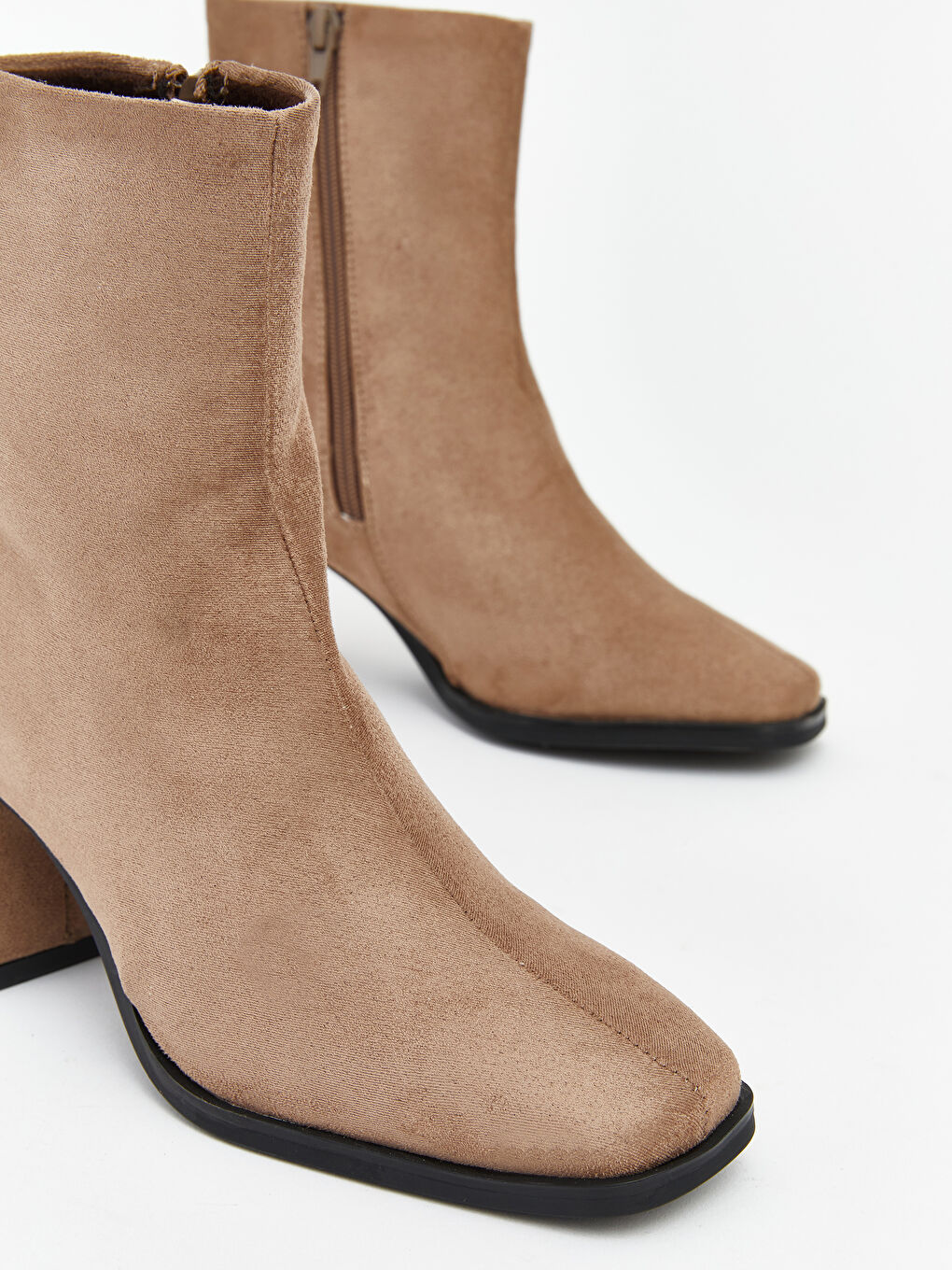 Bej Süet Görünümlü Kadın Topuklu Bot-2