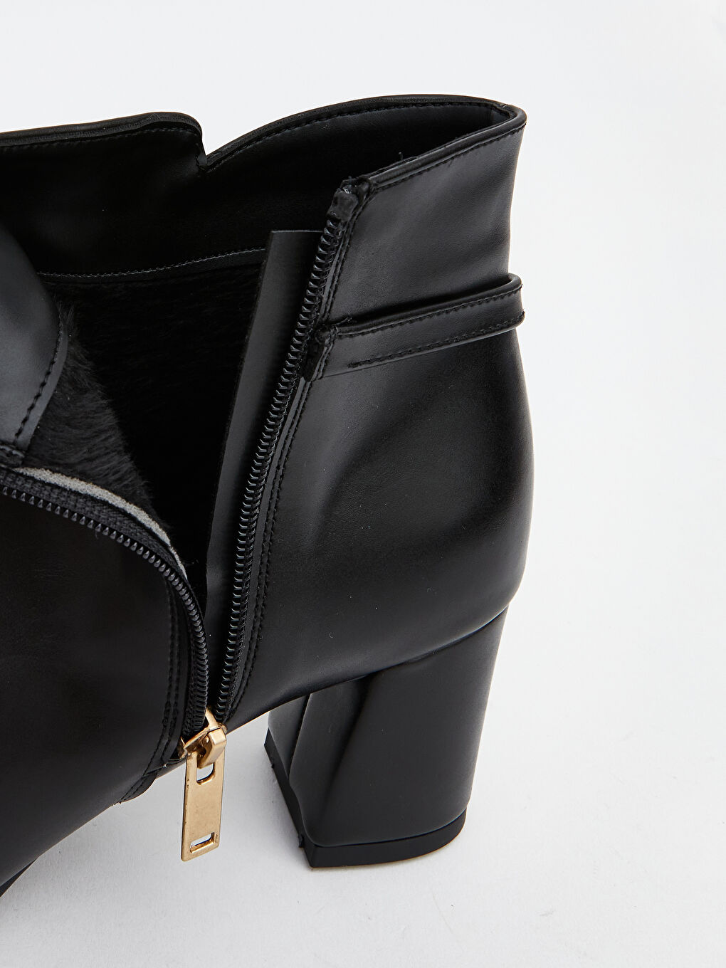 Siyah Deri Görünümlü Kadın Topuklu Bot-6