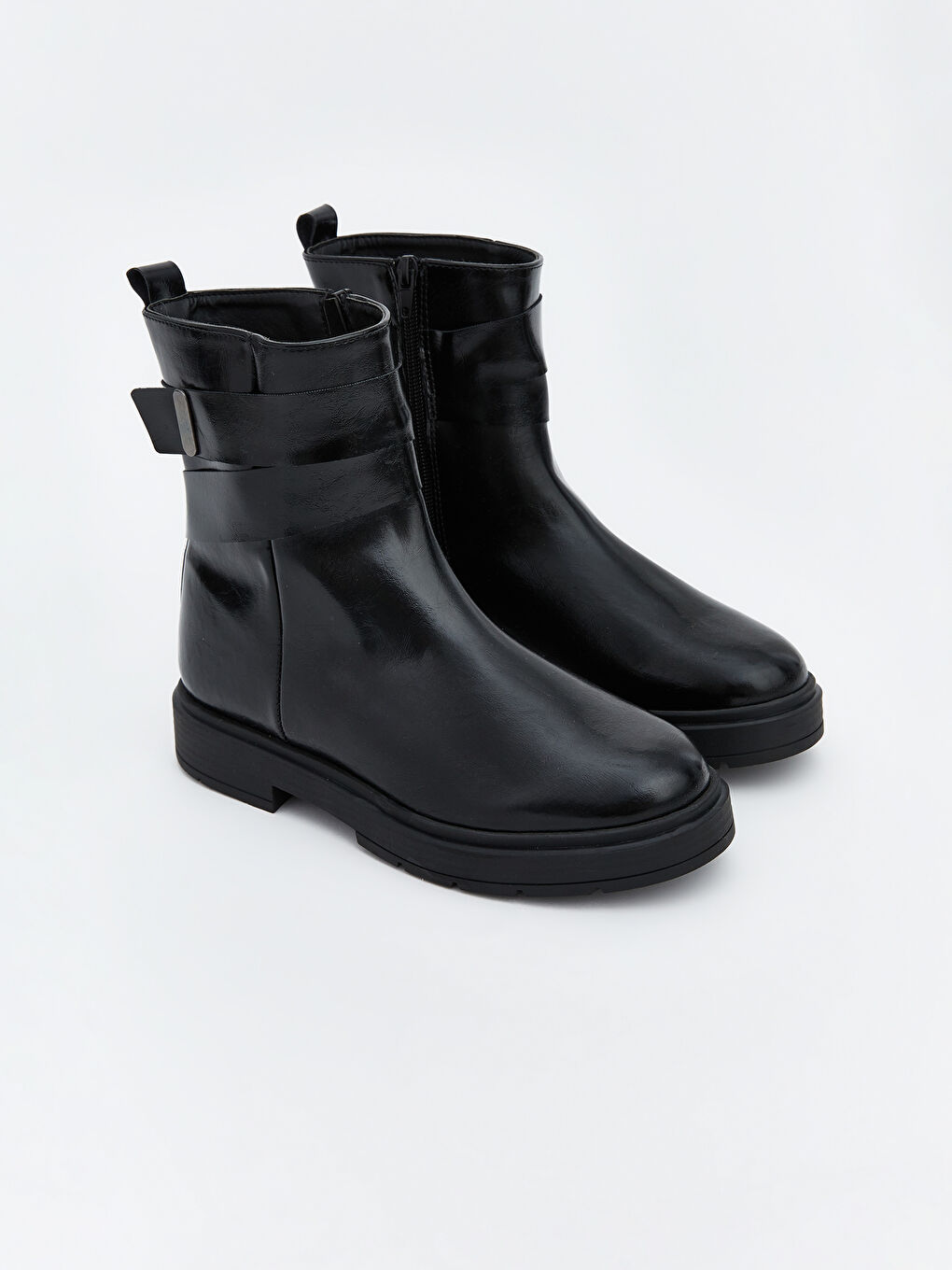 Siyah Fermuarlı Deri Görünümlü Kadın Bot