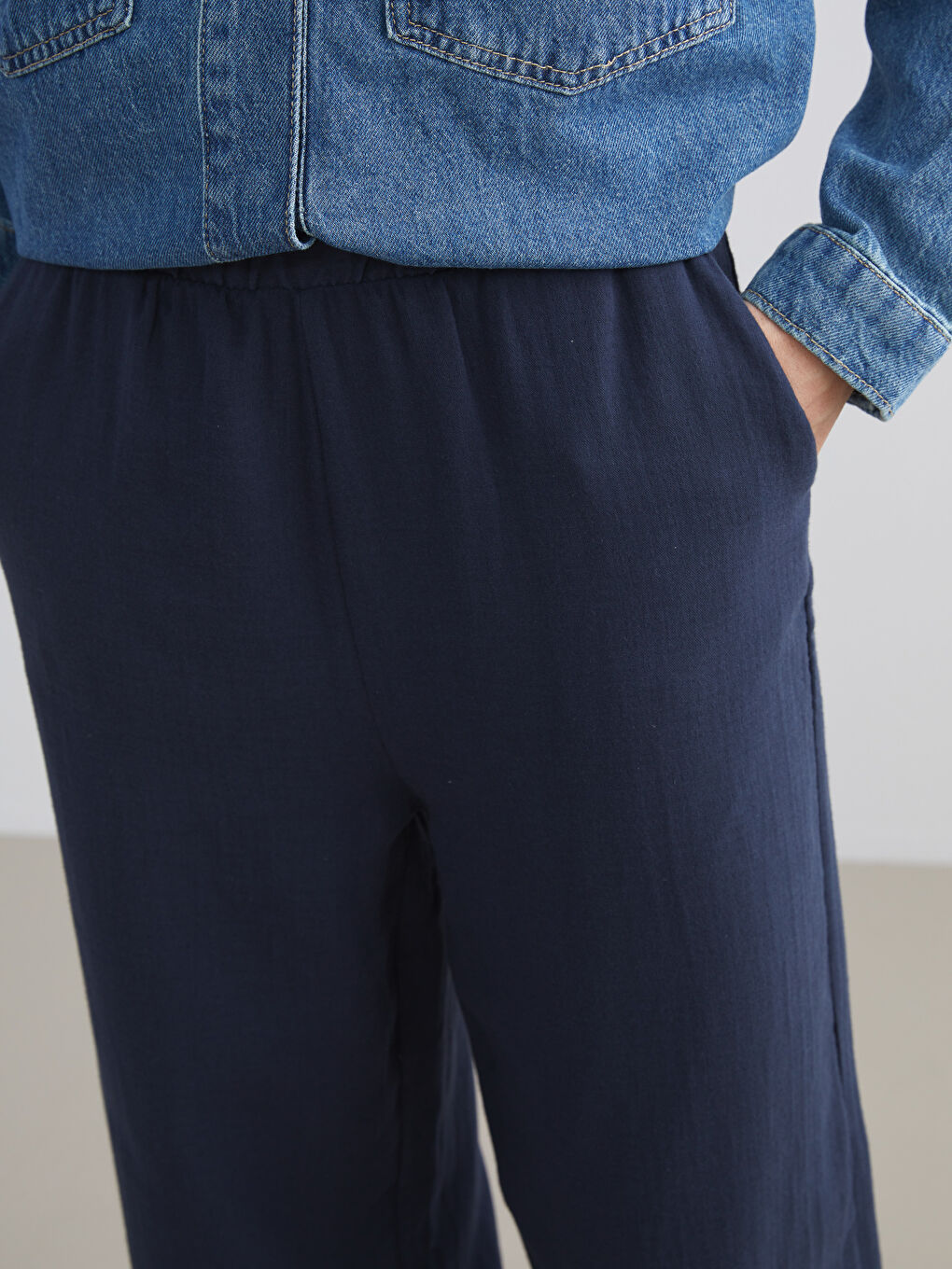 Lacivert Beli Lastikli Dokulu Müslin Kadın Pantolon-3