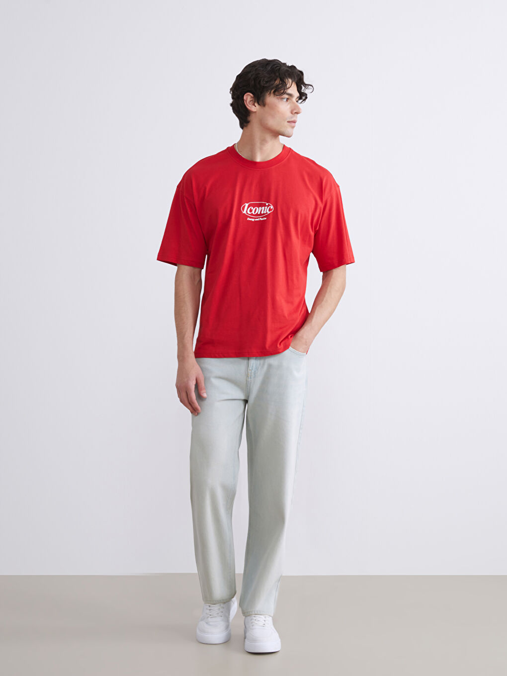 Kırmızı Bisiklet Yaka Baskılı Penye Erkek Tişört-1