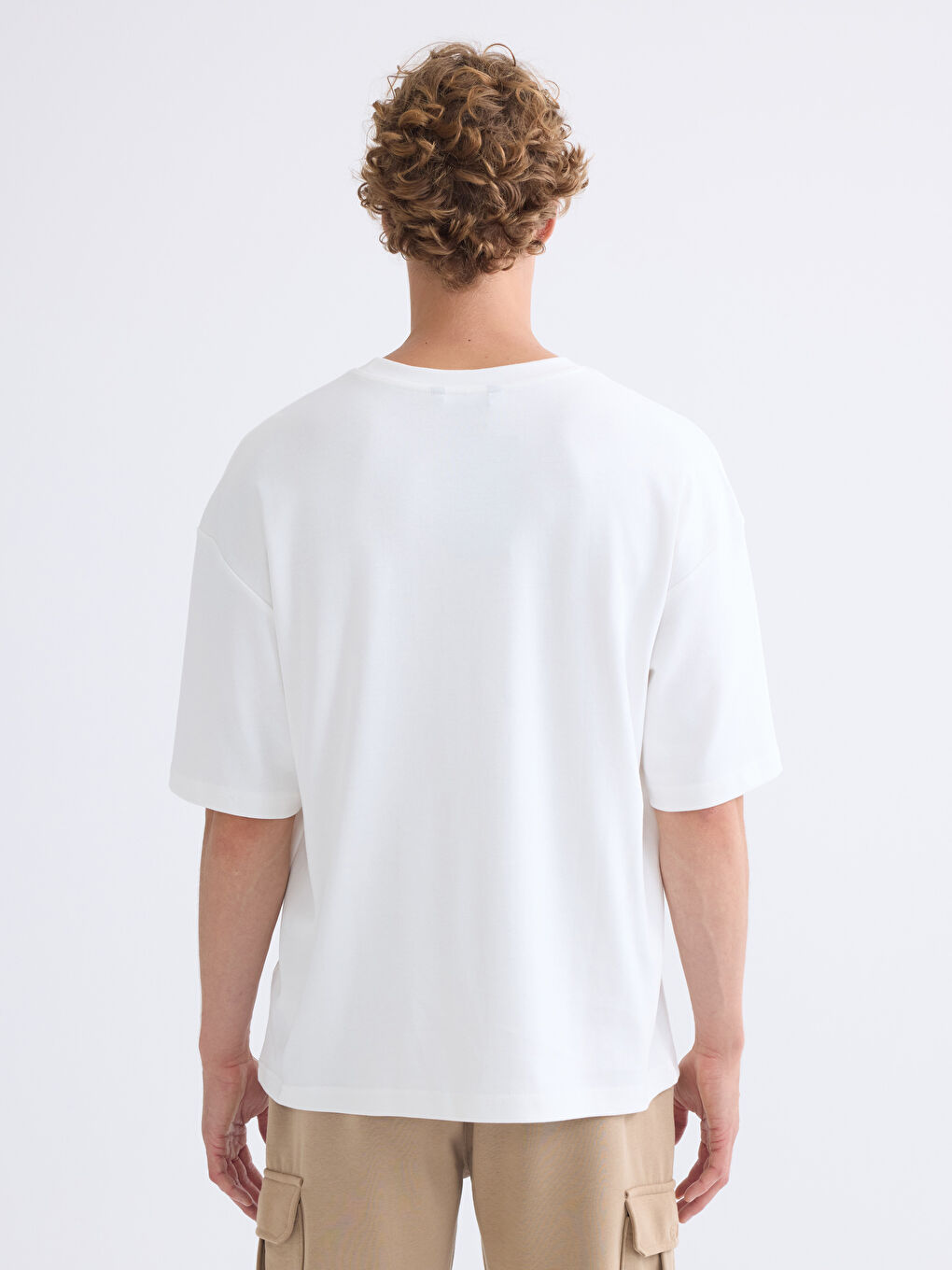 Ekru Bisiklet Yaka Baskılı Erkek Tişört-3