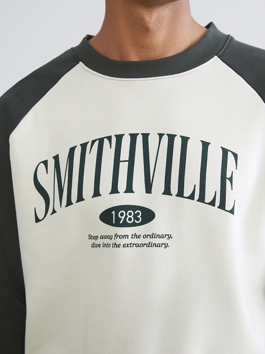 سويت شيرت للرجال مطبوع بياقة دائرية-2