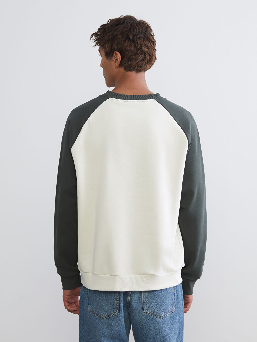 سويت شيرت للرجال مطبوع بياقة دائرية-3