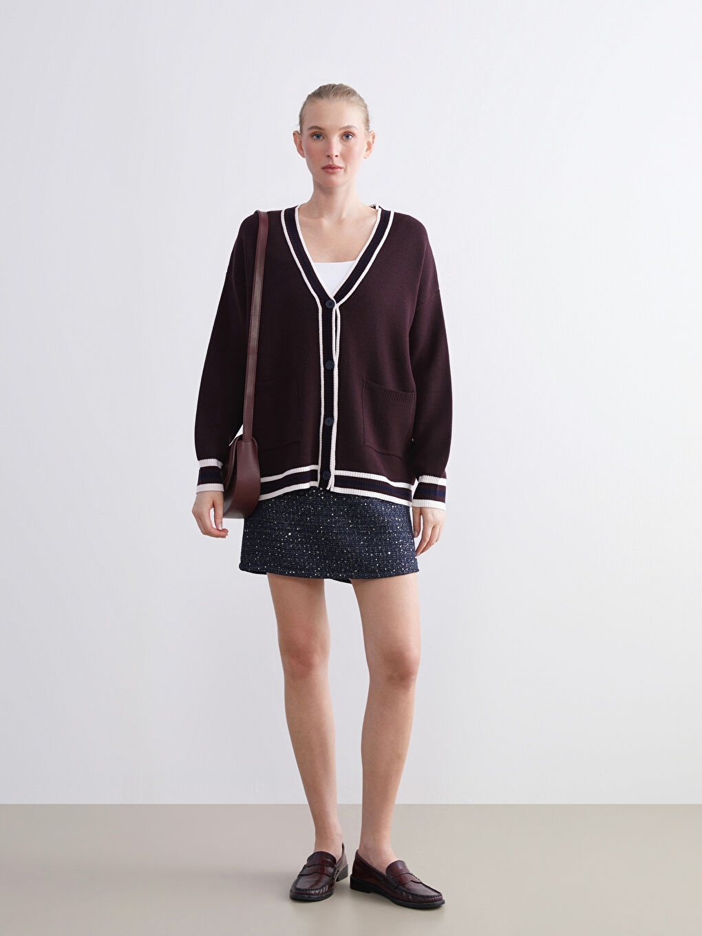 Bordo V Yaka Çizgili Oversize Kadın Triko Hırka-1