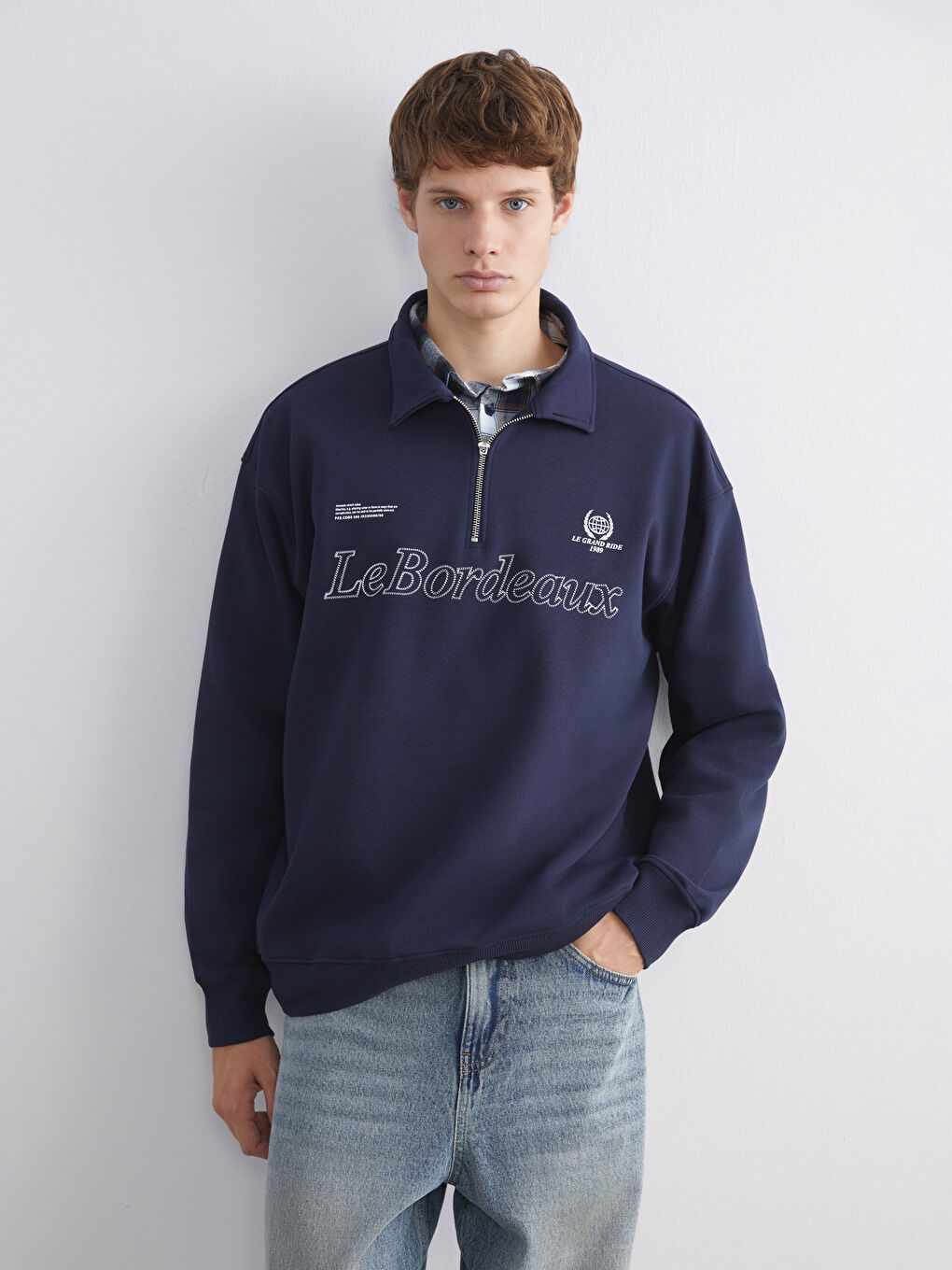 كنزة رياضية مطبوعة بياقة بولو للرجال