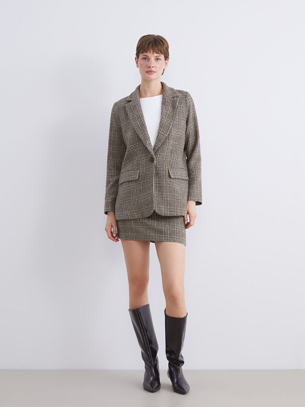 Kahverengi V Yaka Ekose Kadın Kaşe Blazer Ceket-1