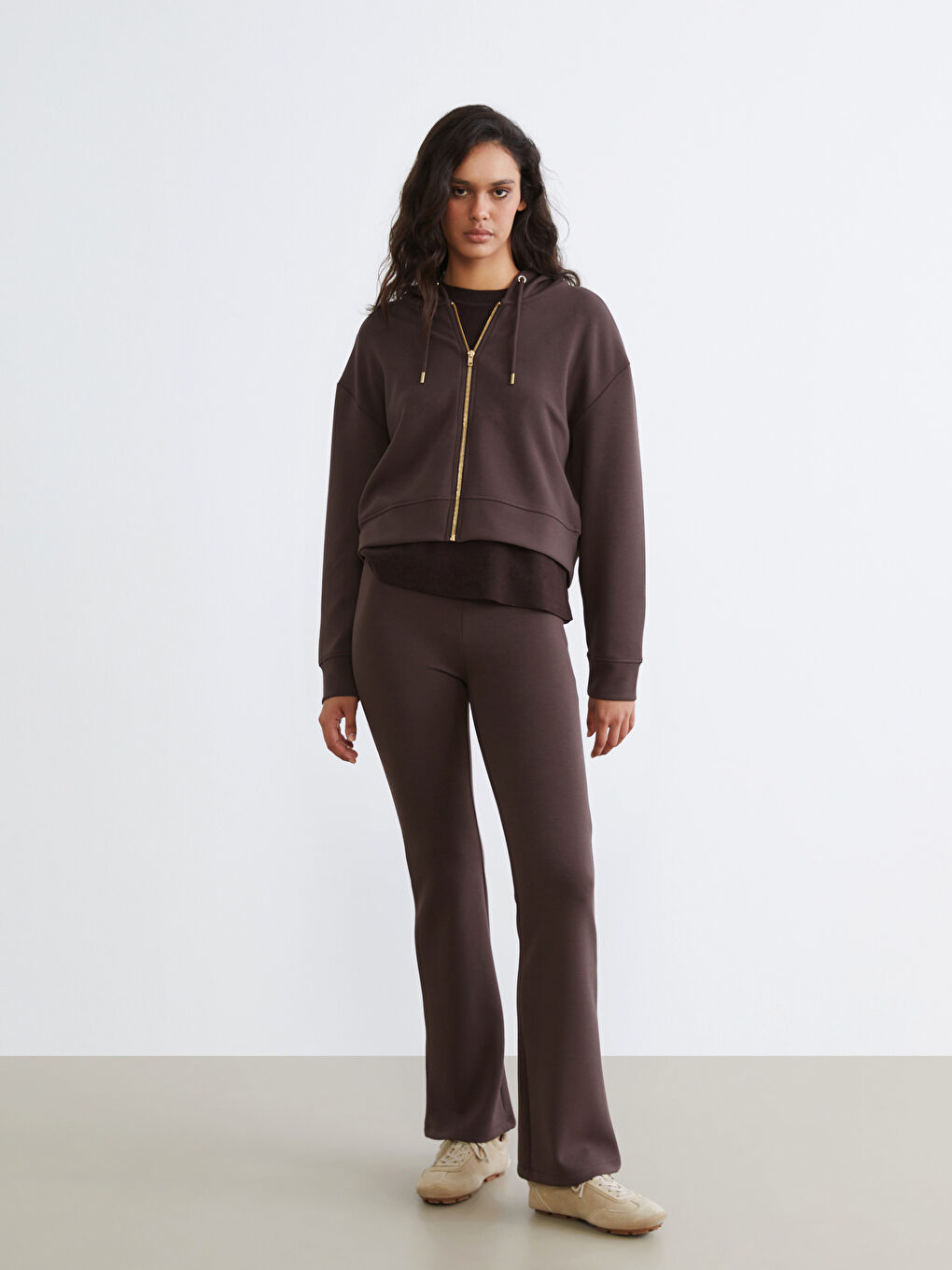 Kahverengi Kapüşonlu Kadın Fermuarlı Sweatshirt-1