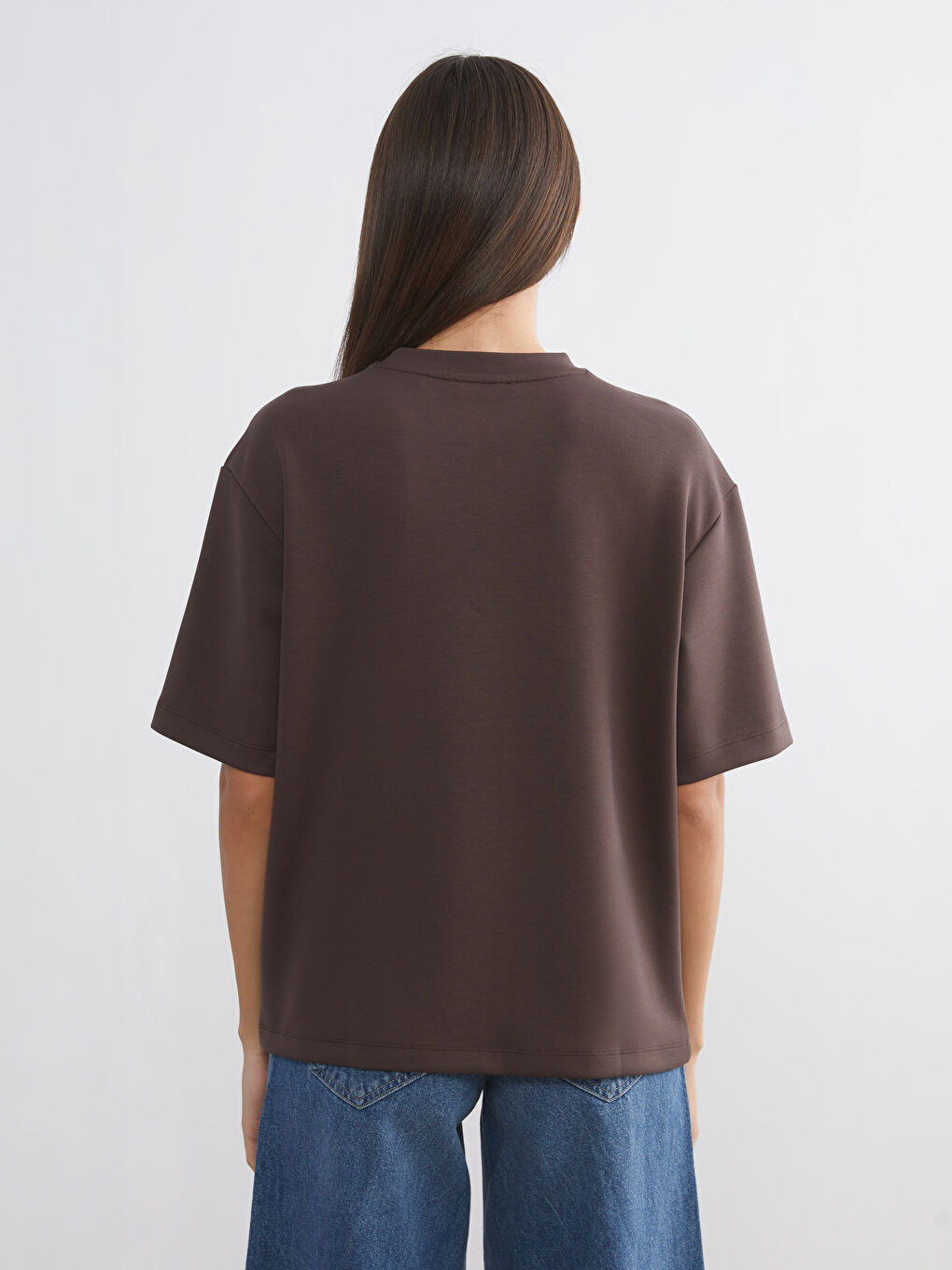 Kahverengi Bisiklet Yaka Kadın Tişört-3