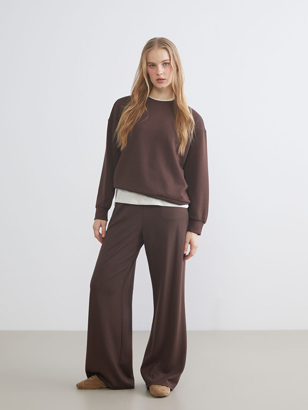 Kahverengi Bisiklet Yaka Oversize Kadın Sweatshirt-1