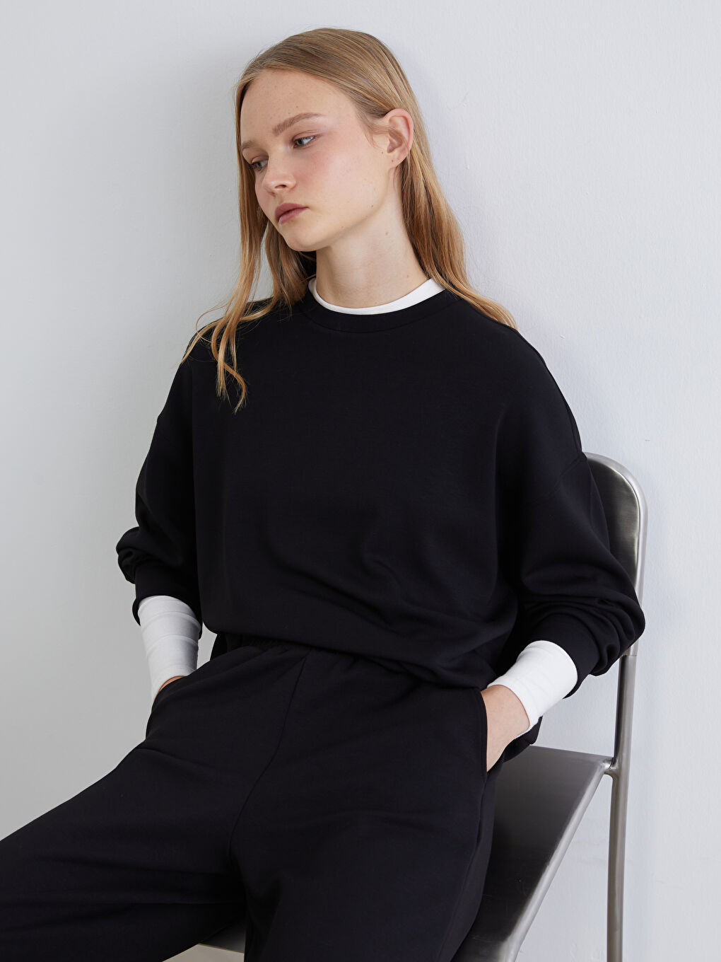 Siyah Bisiklet Yaka Oversize Kadın Sweatshirt