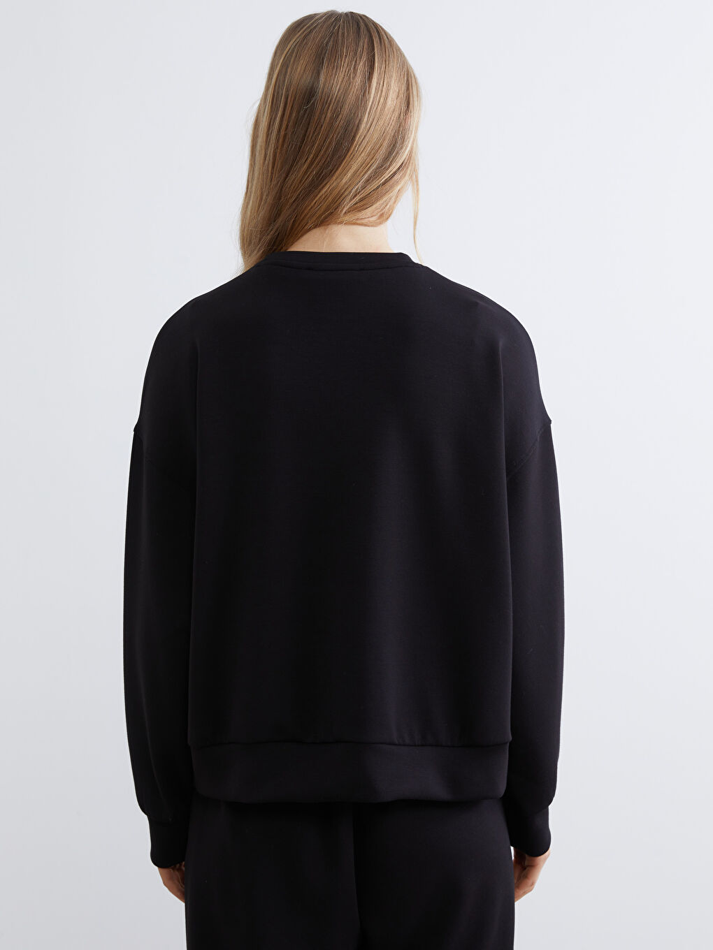 Siyah Bisiklet Yaka Oversize Kadın Sweatshirt-3