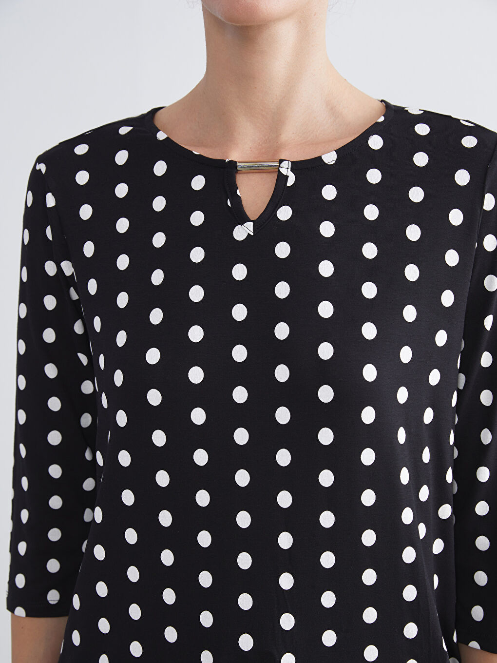 Siyah Bisiklet Yaka Puantiyeli Bluz-2