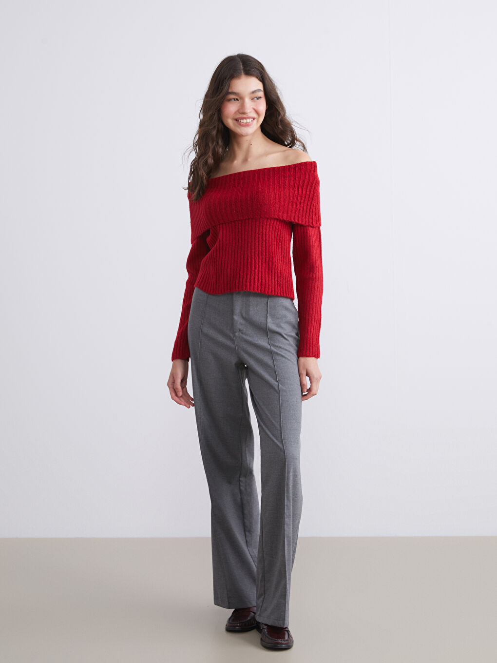 Kırmızı Kayık Yaka Kadın Triko Kazak-1