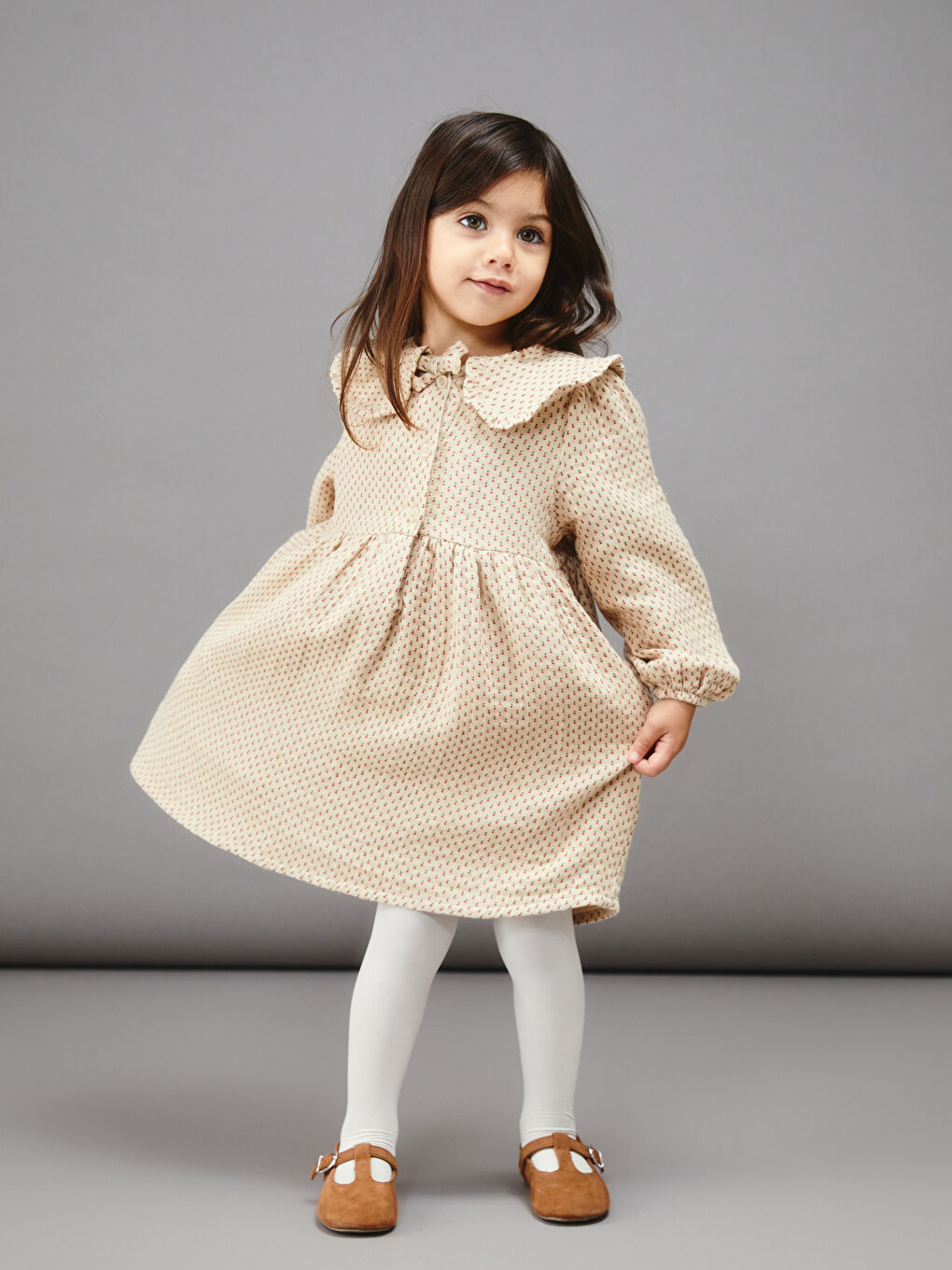 Bej Bebe Yaka Müslin Kız Bebek Elbise-1