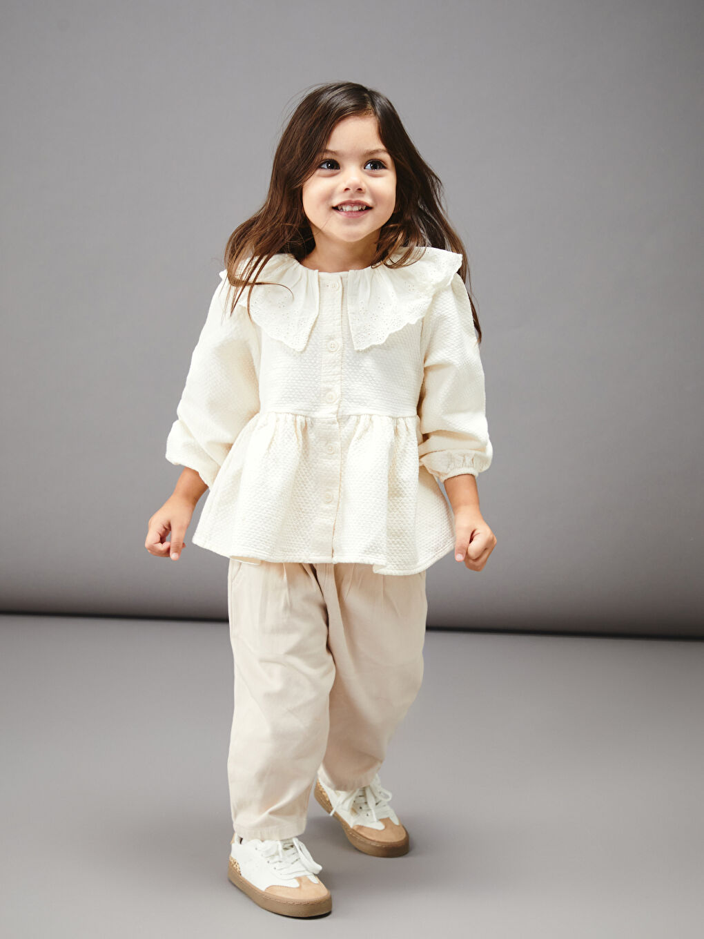 Bej Bebe Yaka Kız Bebek Bluz ve Pantolon 2'li Takım