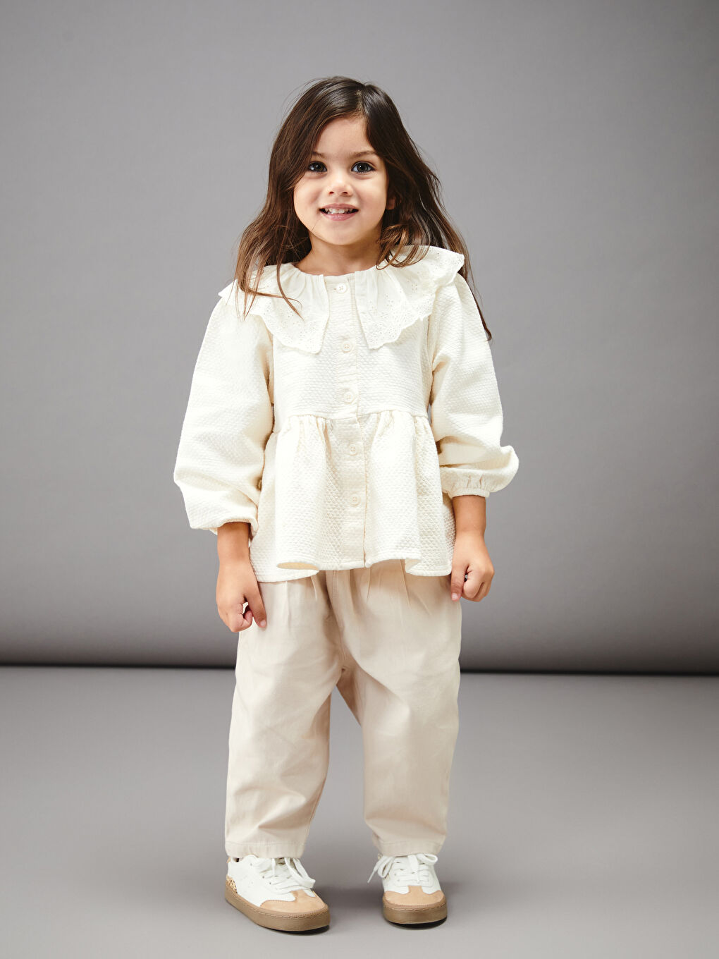Bej Bebe Yaka Kız Bebek Bluz ve Pantolon 2'li Takım-1