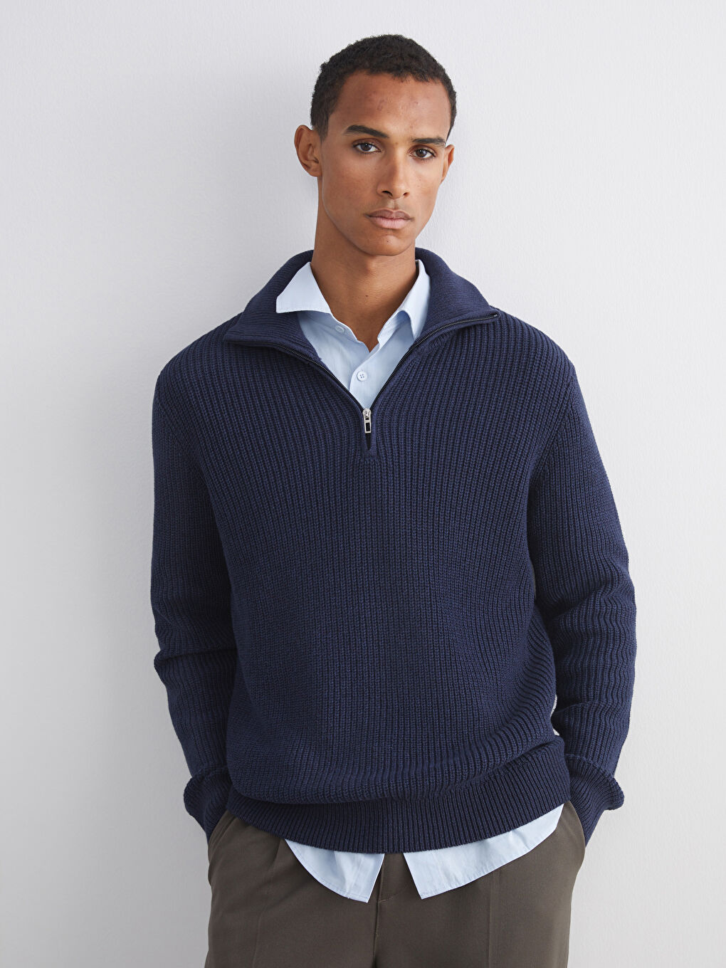 Ерлерге арналған трикотаж жемпір биік жағалы сыдырмалы