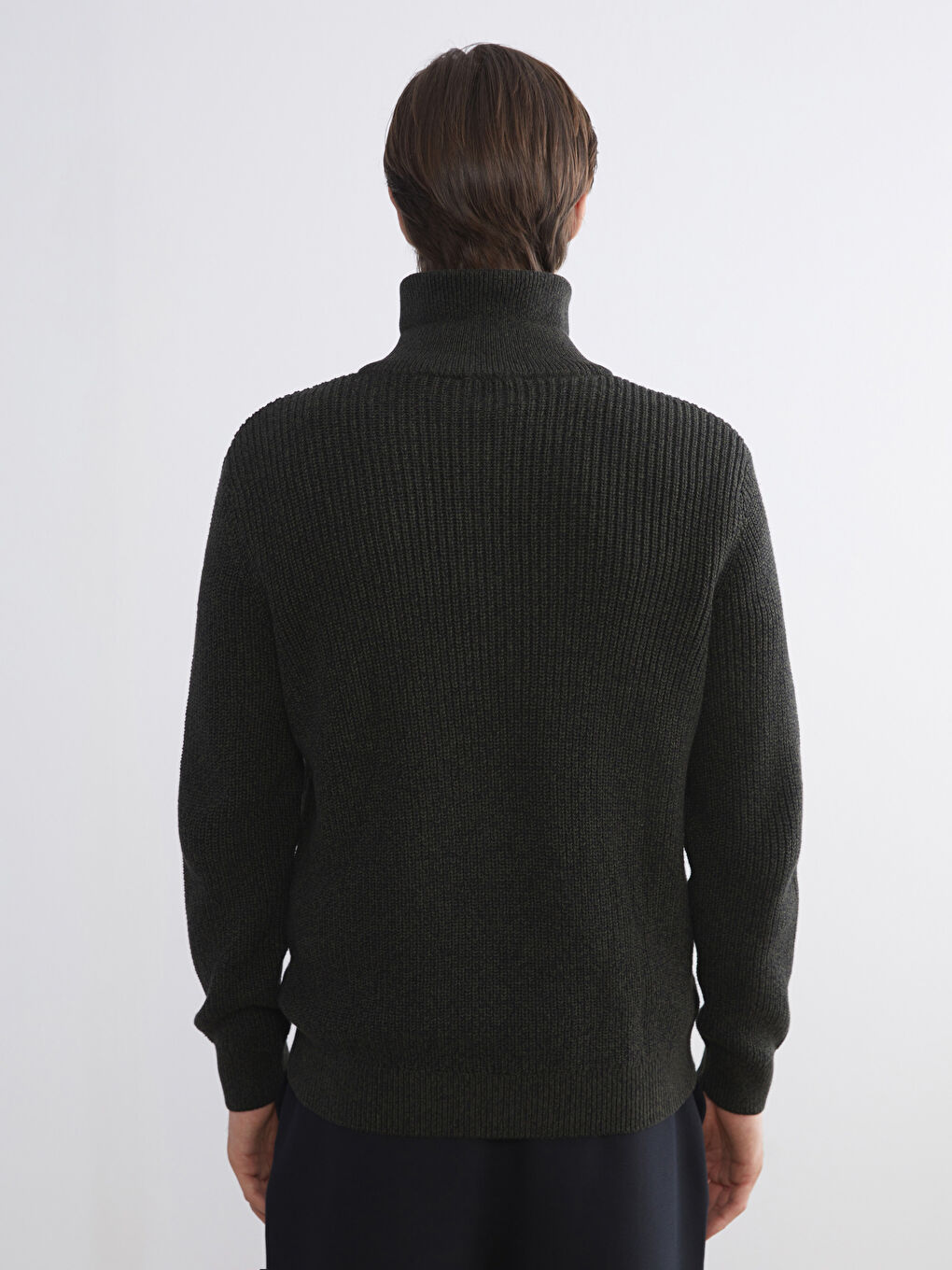 Свитер с молнией и воротником-труба для мужчин из трикотажа-3