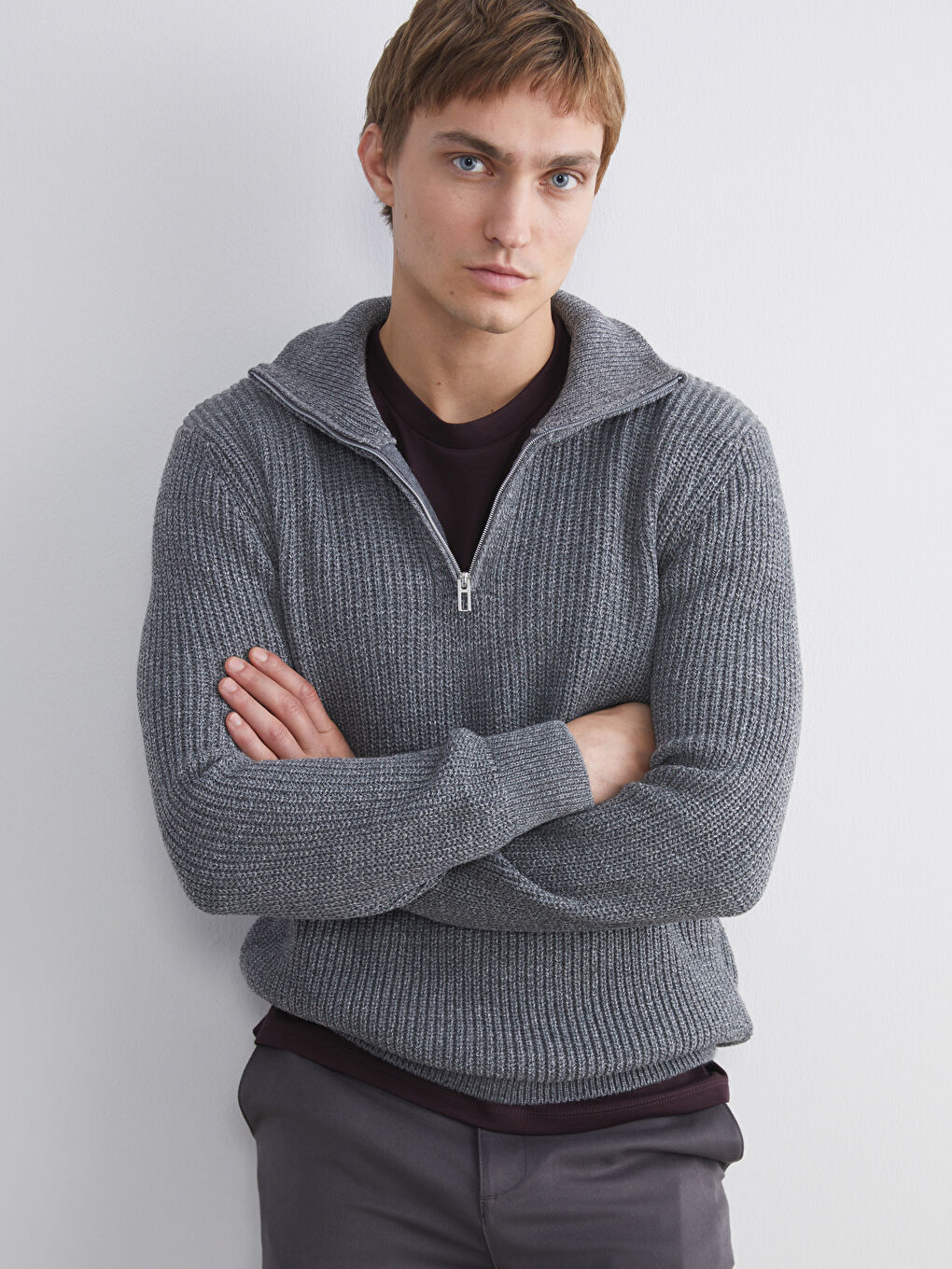 Gri Dik Yaka Erkek Triko Kazak