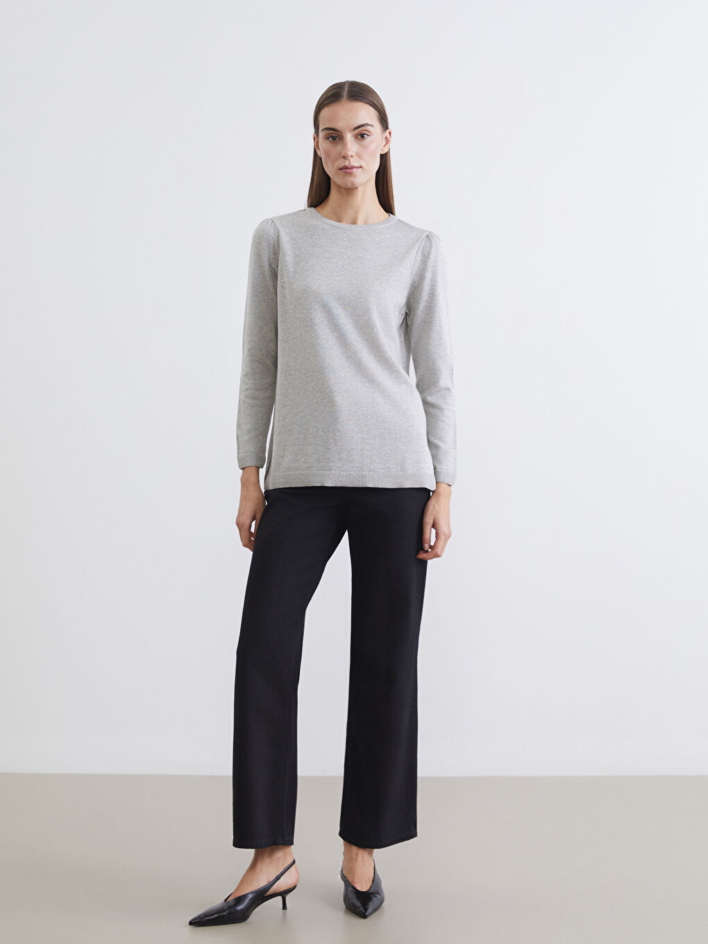 Gri Bisiklet Yaka Pul İşlemeli Kadın Triko Kazak-1