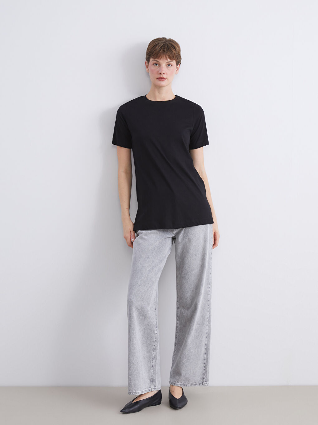 Siyah Bisiklet Yaka Kadın Tişört-1