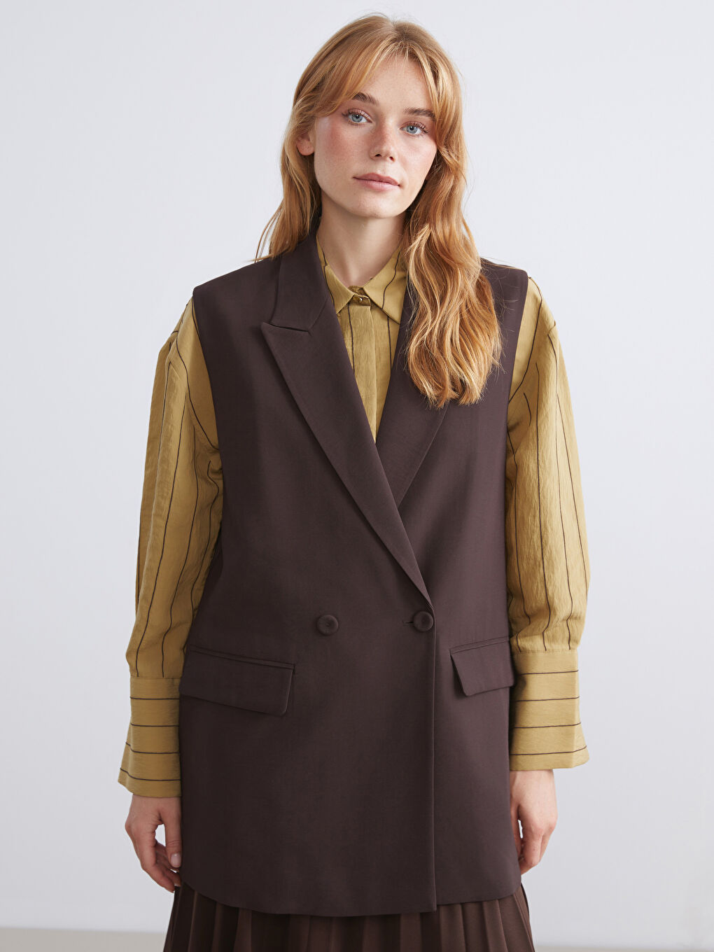 Kahverengi Kruvaze Yaka Kadın Klasik Yelek