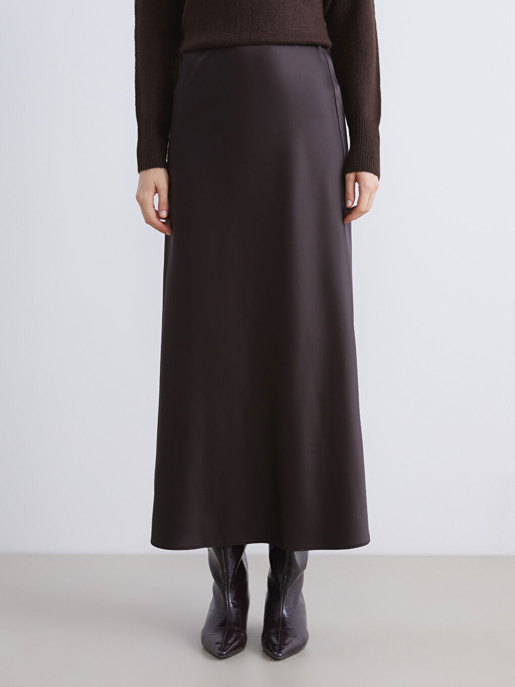 Kahverengi Dar Fit Saten Etek-3