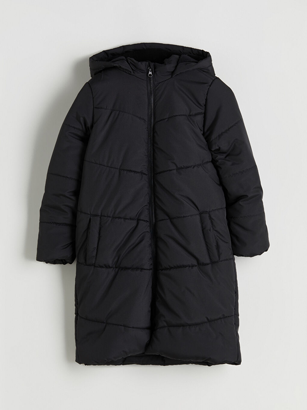 Siyah Kapüşonlu Kız Çocuk Mont