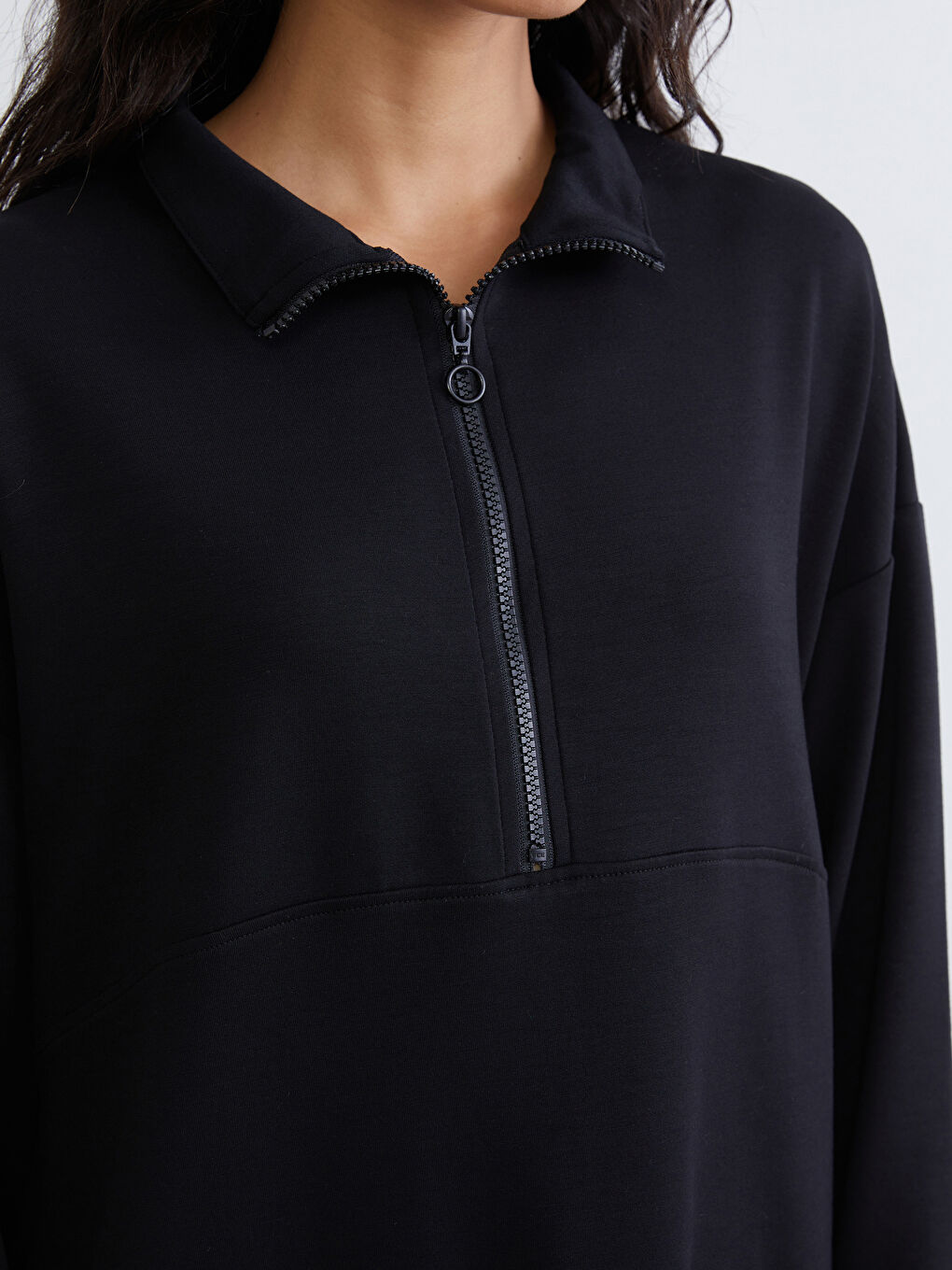 Siyah Dik Yaka Kadın Sweatshirt Tunik-2