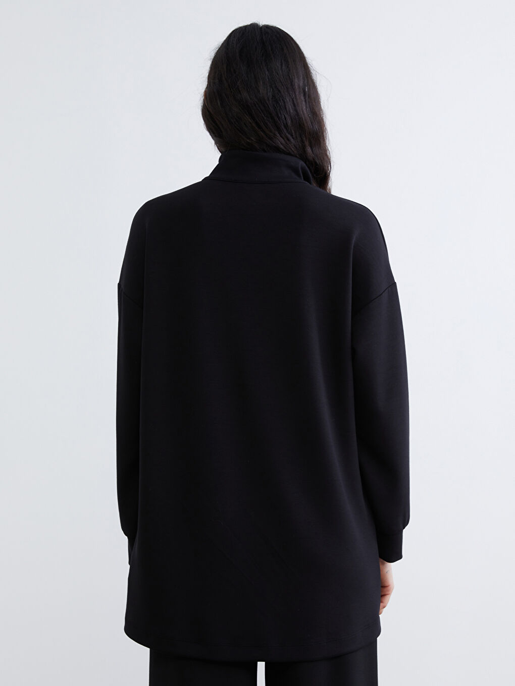 Siyah Dik Yaka Kadın Sweatshirt Tunik-3