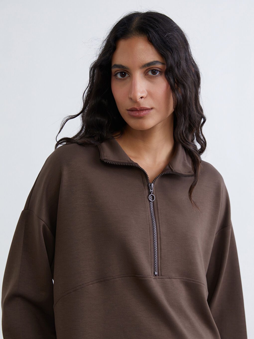 Kahverengi Dik Yaka Kadın Sweatshirt Tunik