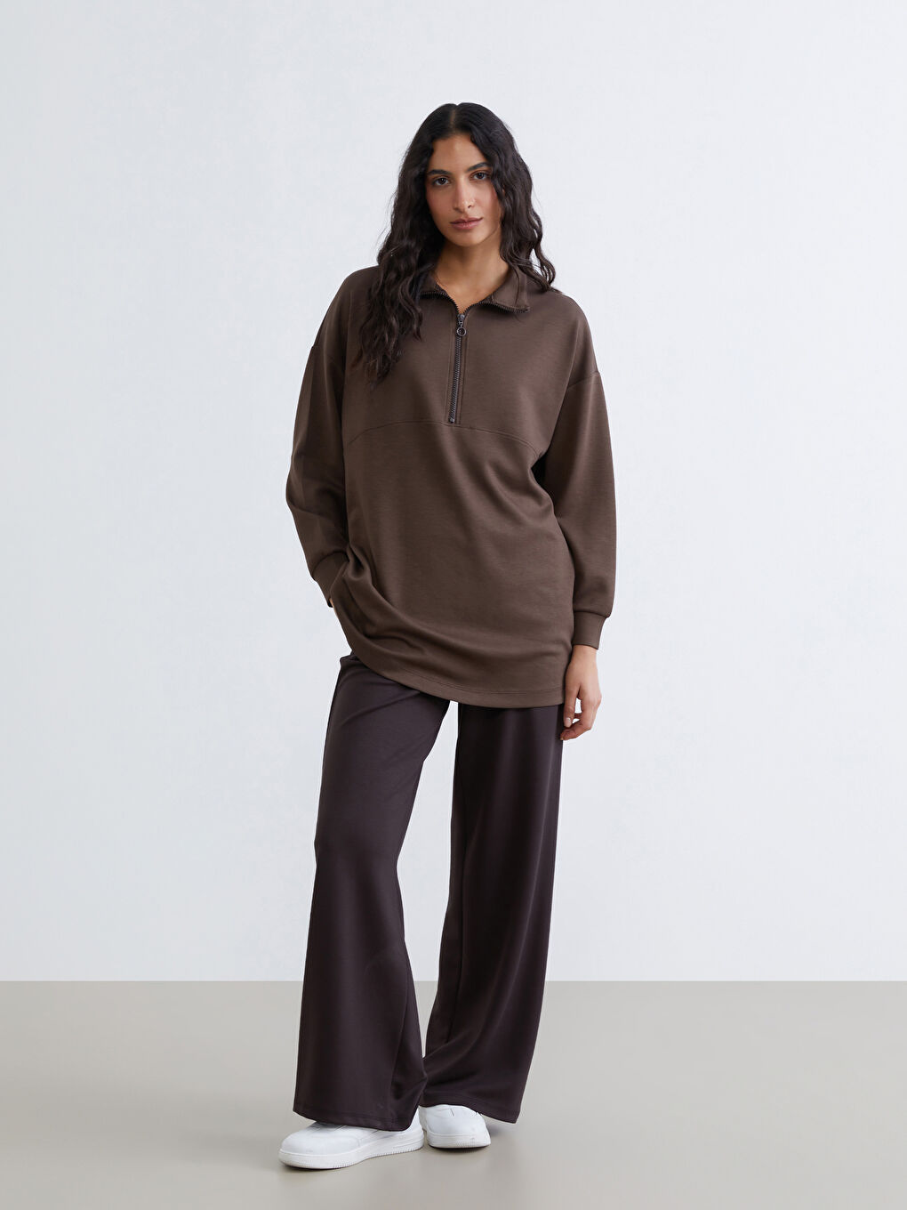 Kahverengi Dik Yaka Kadın Sweatshirt Tunik-1