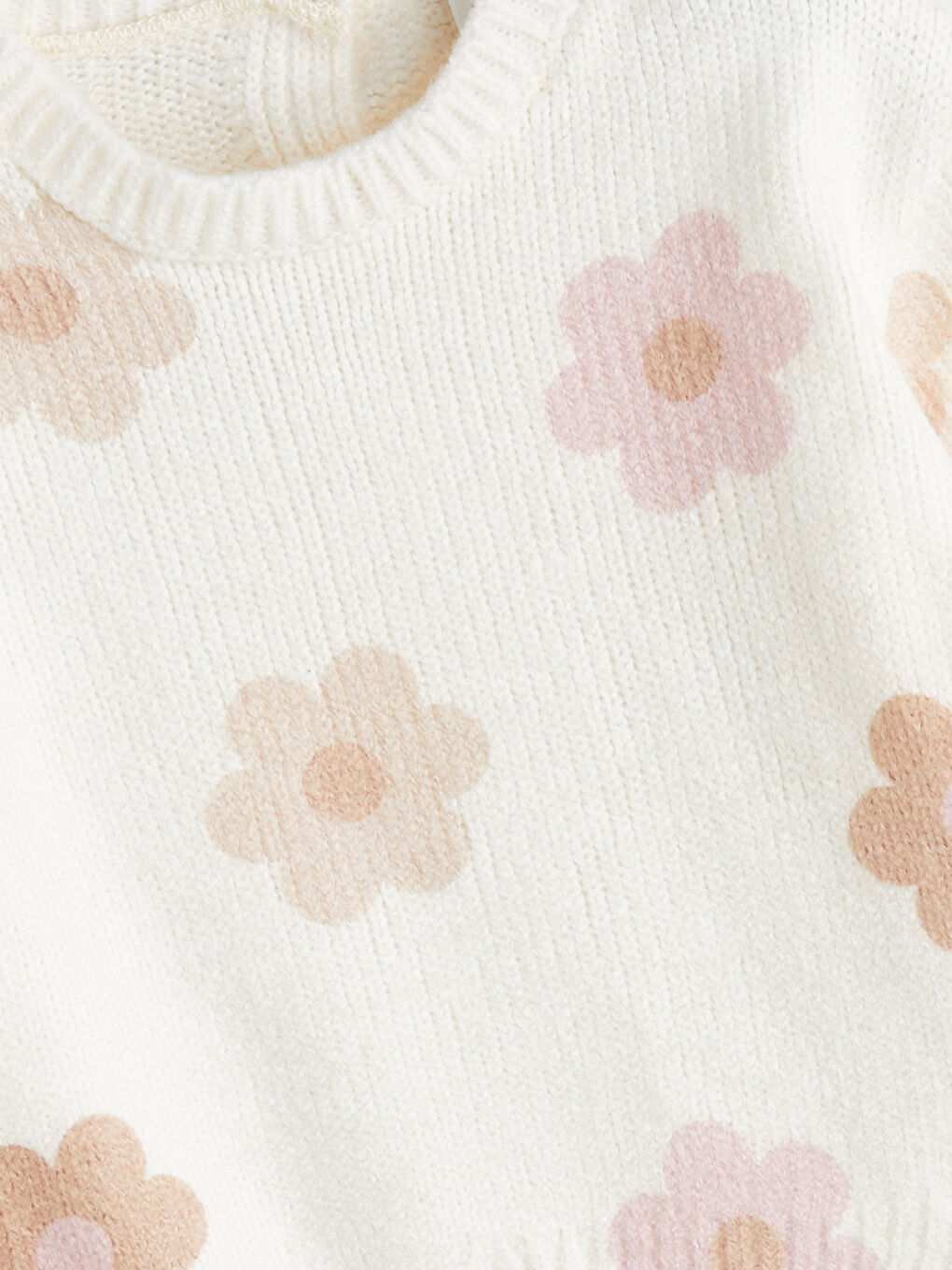 Ekru Bisiklet Yaka Çiçekli Kız Çocuk Kazak-1
